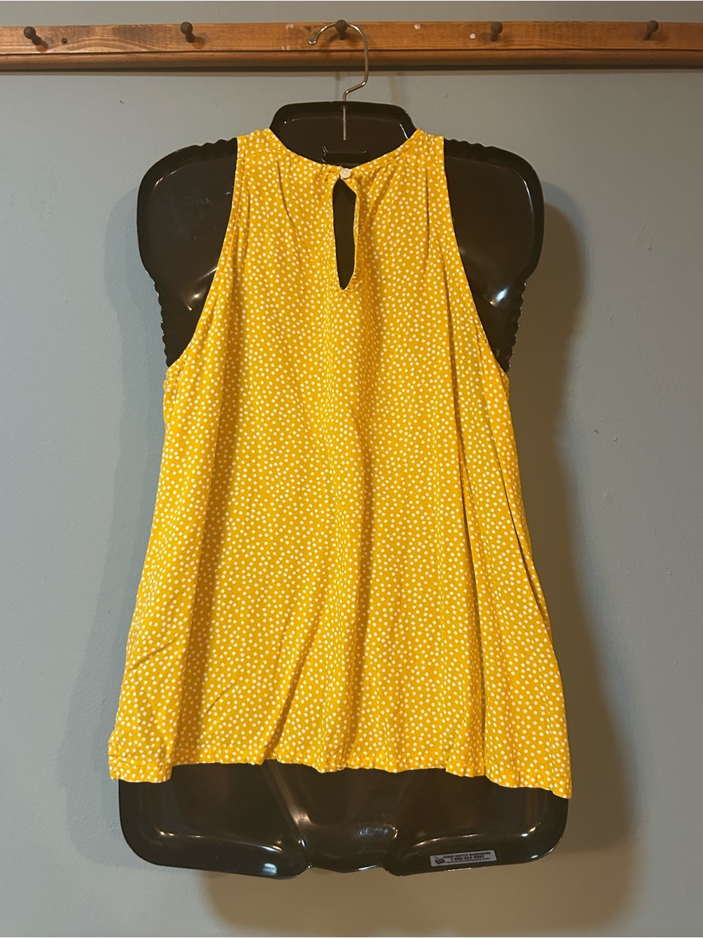 Old Navy Women’s Yellow Polka Dot Sleeveless Tank Top - Picture 3 of 4